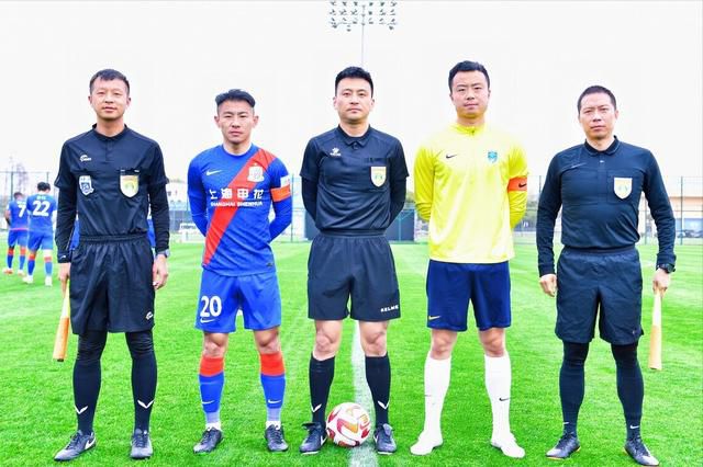吴东海听到这里，顿时说道：儿子你等我。